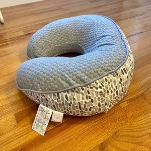 Boppy Luxe - never used!